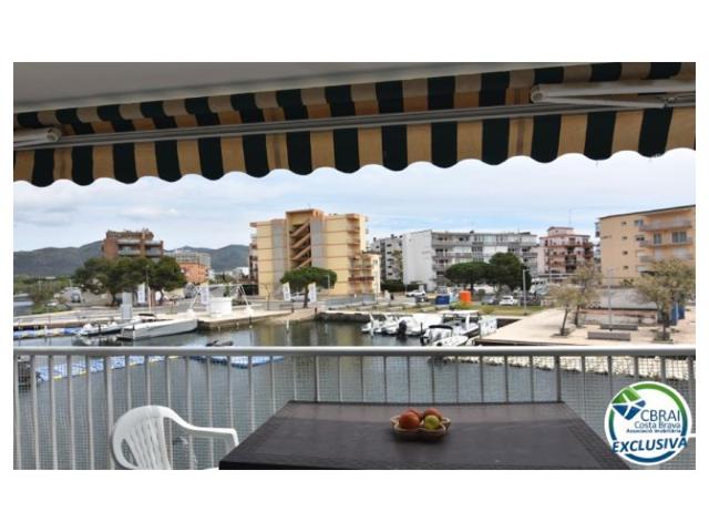 Piso En venta en Roses photo 0