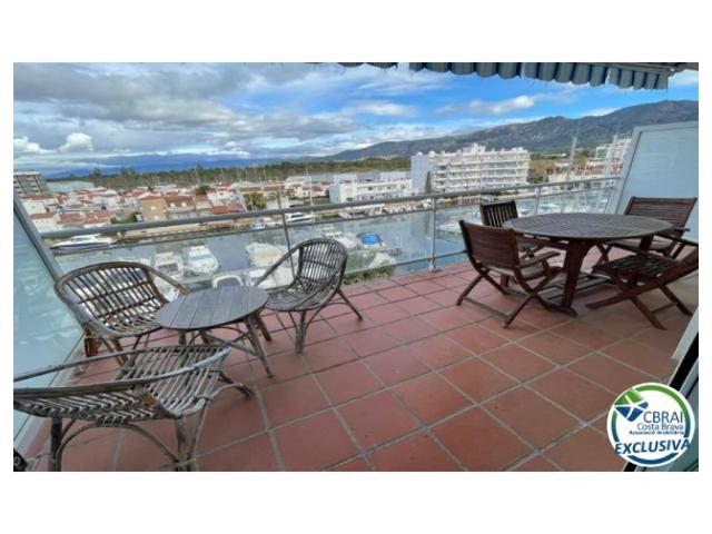 Piso En venta en Roses photo 0
