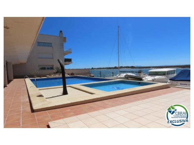 Piso En venta en Roses photo 0