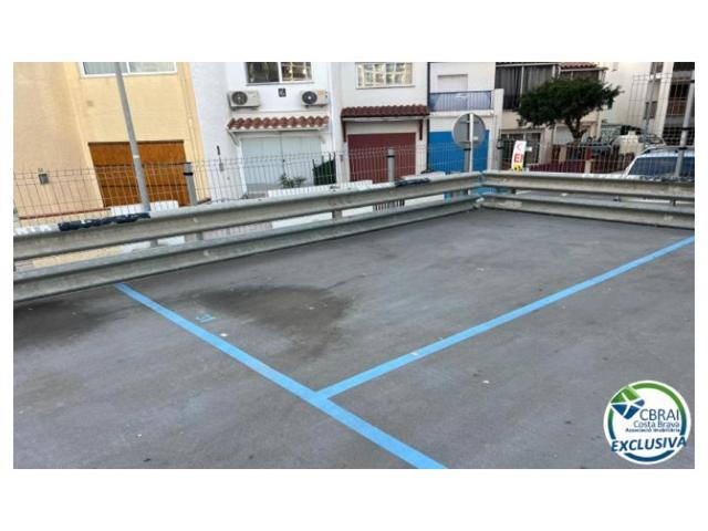 Parking Subterráneo En venta en Empuriabrava photo 0