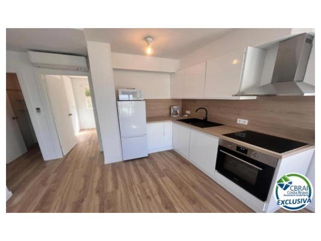 Piso En venta en Roses photo 0