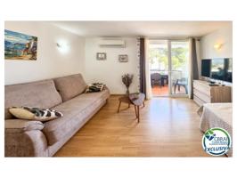 Piso En venta en Roses photo 0