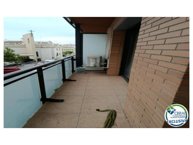 Piso En venta en Figueres photo 0