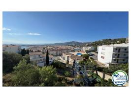 Piso En venta en Roses photo 0