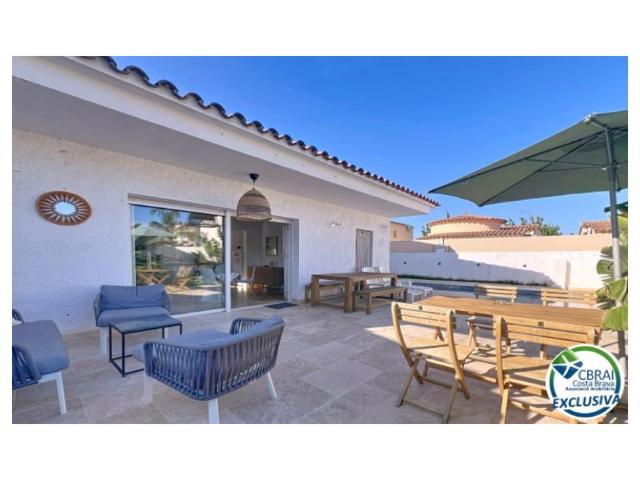 Casa En venta en Empuriabrava photo 0