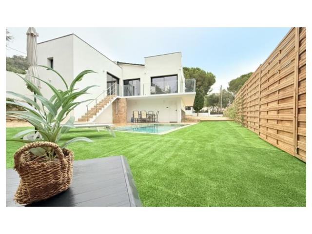 Casa En venta en Roses photo 0