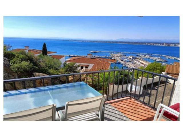 Piso En venta en Roses photo 0