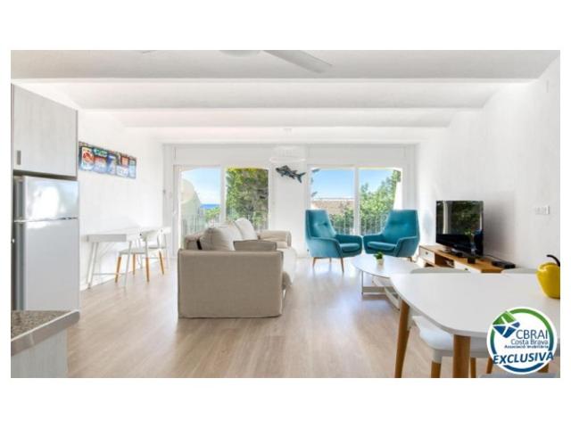 Piso En venta en Roses photo 0