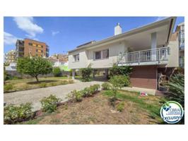 Casa En venta en Roses photo 0