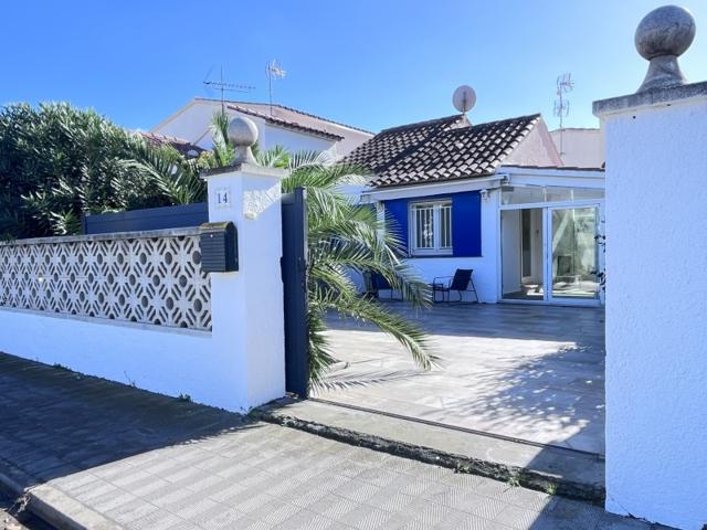 Casa En venta en Roses photo 0