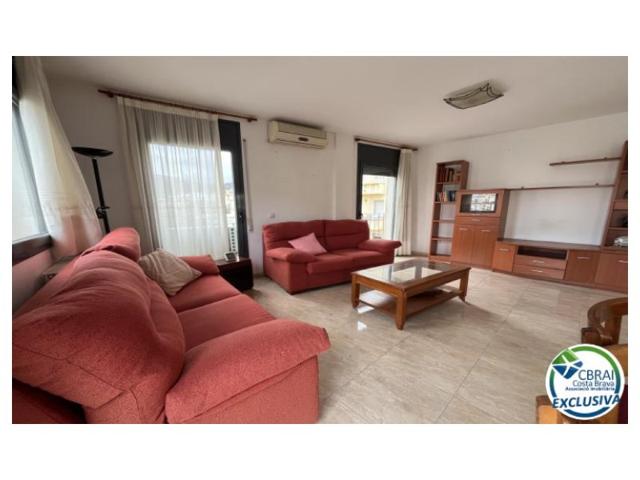 Piso En venta en Roses photo 0