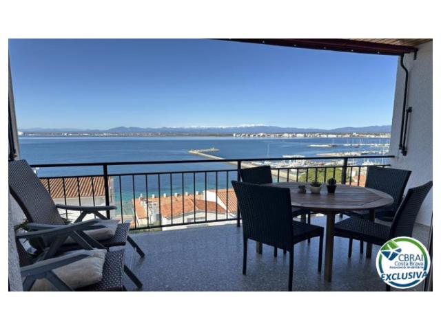 Piso En venta en Roses photo 0