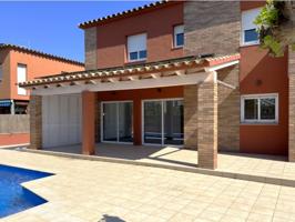 Casa En venta en Sant Pere Pescador photo 0
