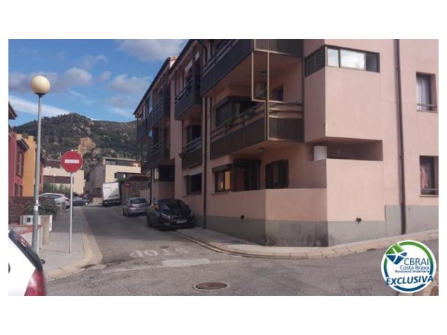 Parking Subterráneo En venta en Palau-Saverdera photo 0