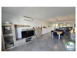 Piso En venta en Empuriabrava photo 0