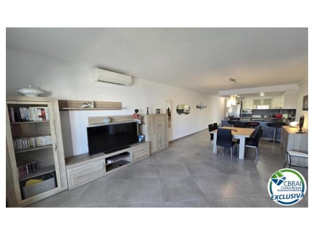 Piso En venta en Empuriabrava photo 0