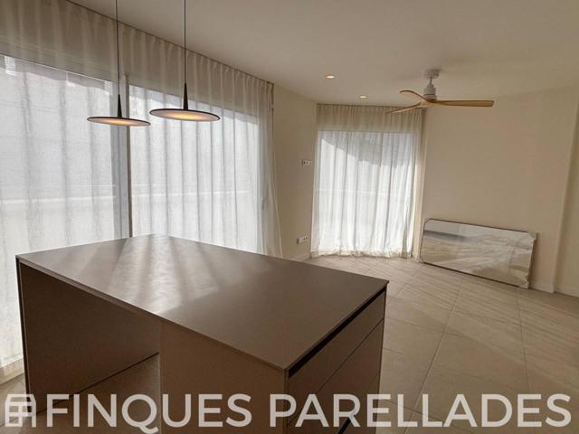 Espectacular ático de obra nueva CON MUEBLES en el centro de Sitges con terraza. photo 0