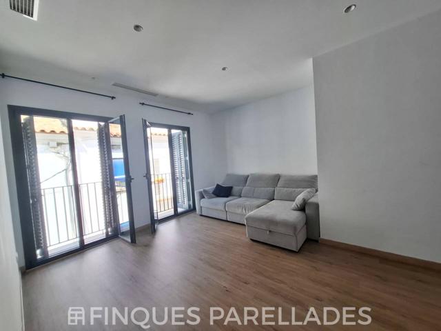 Vivienda moderna y luminosa en el centro de Sitges con piscina, parking y trastero. photo 0