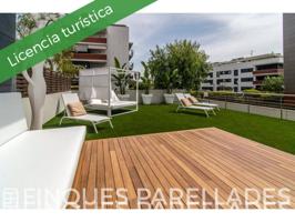 Planta baja con más de 180 m2 de terrazas, piscina comunitaria, parking y trastero. Orientada a sur. photo 0