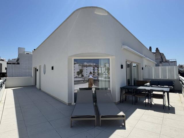 Espectacular ático de obra nueva CON MUEBLES en el centro de Sitges con terraza. photo 0