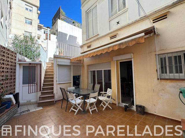 Casa independiente en una sola planta en el corazón de Sitges. photo 0
