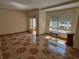 Piso En venta en Andújar photo 0