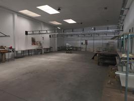 Local En venta en Andújar photo 0