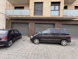 Local En venta en Piera photo 0