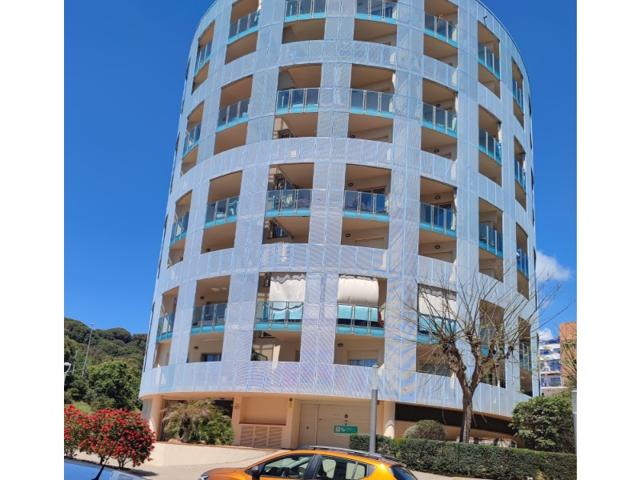 Local En venta en Calella photo 0