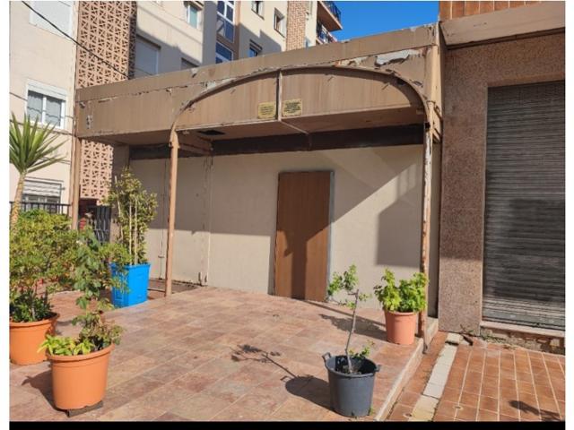 Local En venta en Calella photo 0