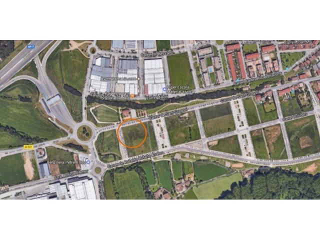 Terreno Urbanizable En venta en Girona photo 0