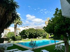 Dúplex En venta en Estepona photo 0