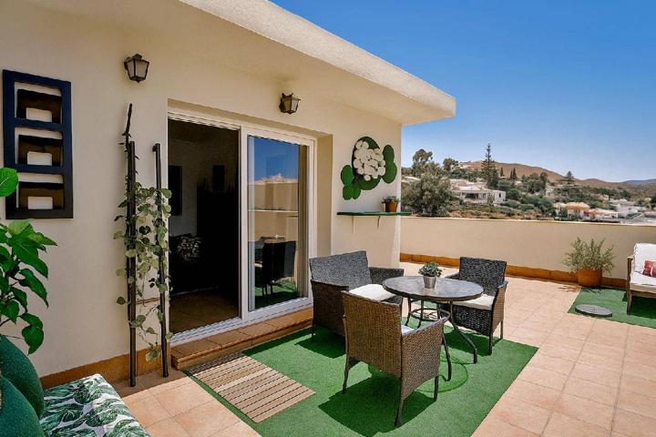 Se alquila Ático con terraza de 105 m2, vistas al mar y piscina en zona Teatinos Alto photo 0