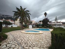 Unifamiliar Pareada En venta en Dénia photo 0