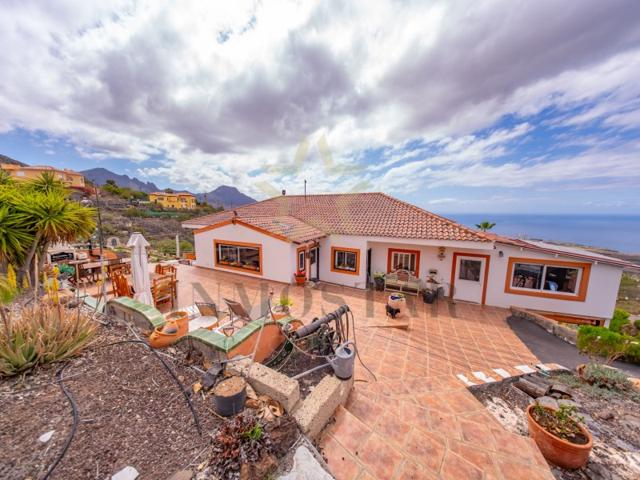 Villa En venta en Adeje photo 0