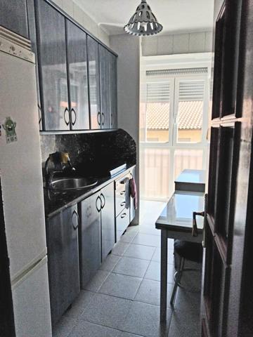 Piso en venta en Plasencia de 74 m2 photo 0