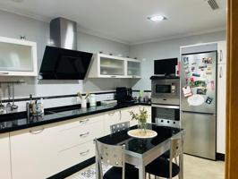 Preciosa Casa con Piscina Comunitaria en Zona Nuevos Juzgados photo 0