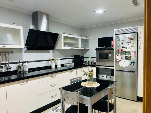Preciosa Casa con Piscina Comunitaria en Zona Nuevos Juzgados photo 0