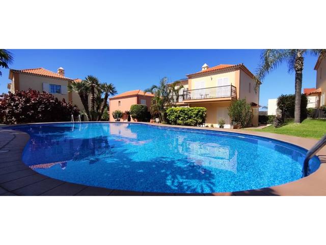 Excelente chalet 177 m2 pareado con muchas mejoras , jardín y piscina comunitaria photo 0