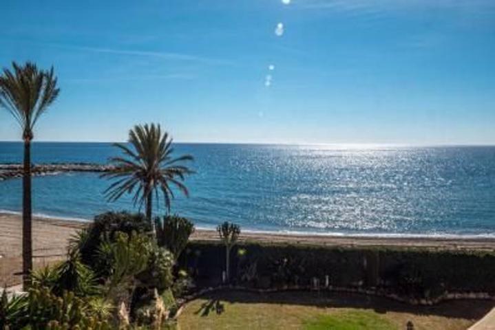 ¡¡PISO EN 1ª LÍNEA DE PLAYA EN PUERTO BANÚS!! photo 0