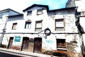 DOS CASAS EN VENTA EN PLENO CENTRO DE NAVIA, ASTURIAS photo 0