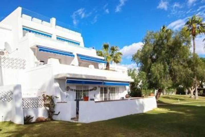 Lujoso apartamento en planta baja en Puerto Banús, Marbella photo 0