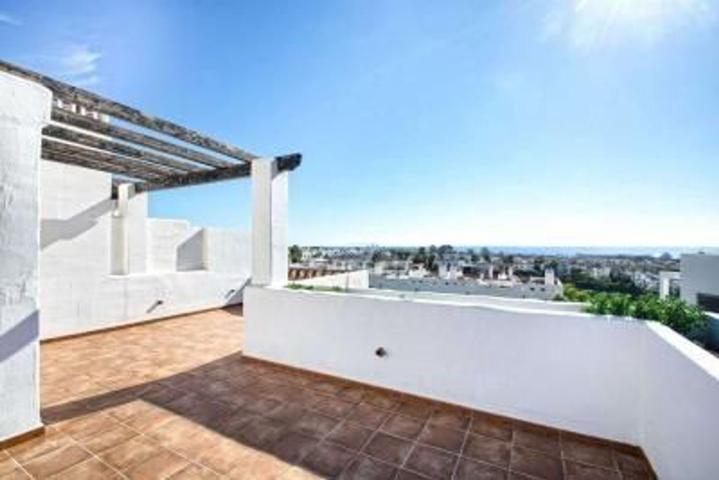 Precioso ático dúplex con vistas panorámicas en Estepona photo 0