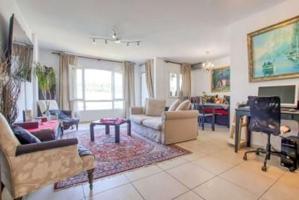 Impresionante apartamento de 3 dormitorios en Nueva Andalucia ,Marbella photo 0