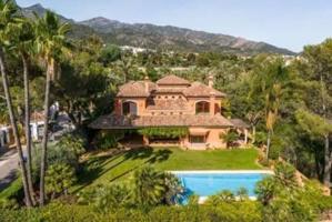 Encantadora villa de estilo andaluz en la milla de oro de Marbella photo 0