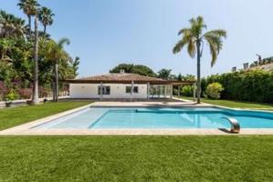 Magnífica y majestuosa villa en Guadalmina Baja photo 0