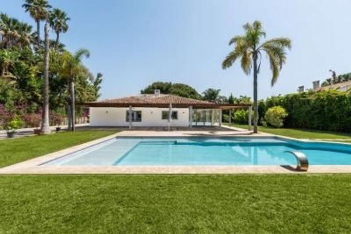 Magnífica y majestuosa villa en Guadalmina Baja photo 0