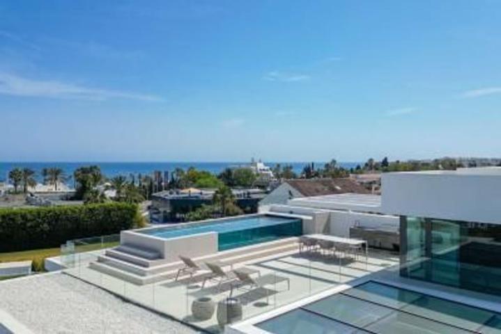 Moderna mansión de lujo con vistas al mar en la Milla de Oro de Marbella photo 0
