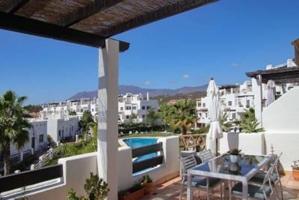 Apartamento de 2 dormitorios y 2 baños bellamente presentado en Estepona -Nueva Milla de Oro photo 0