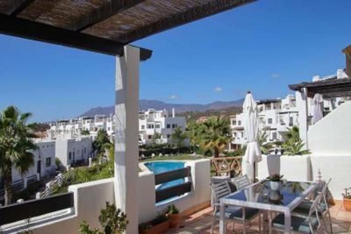 Apartamento de 2 dormitorios y 2 baños bellamente presentado en Estepona -Nueva Milla de Oro photo 0